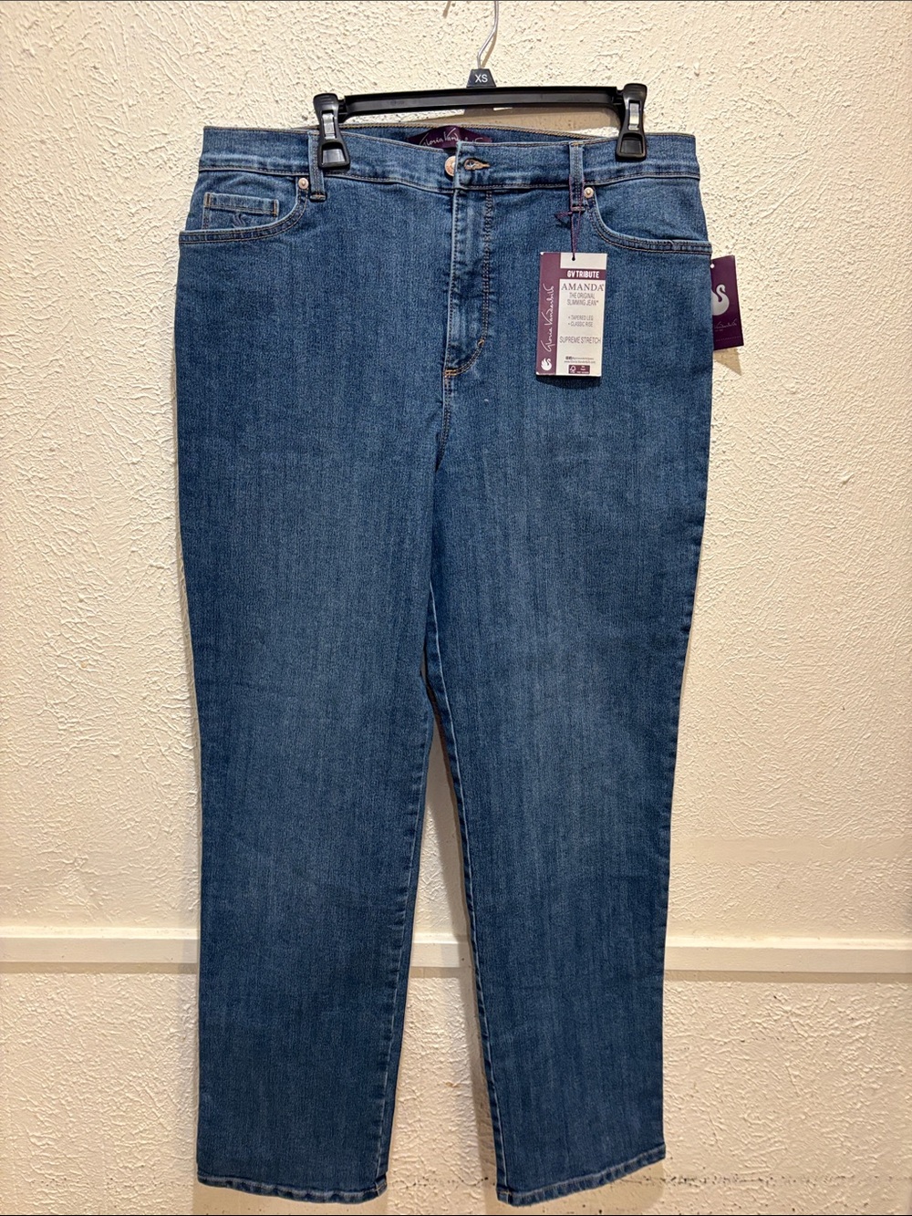 Gloria Vanderbilt Mid-Blue Straight Leg Jeans